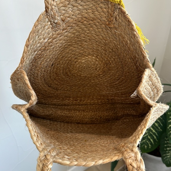 woven circle tote bag - Picture 3 of 3